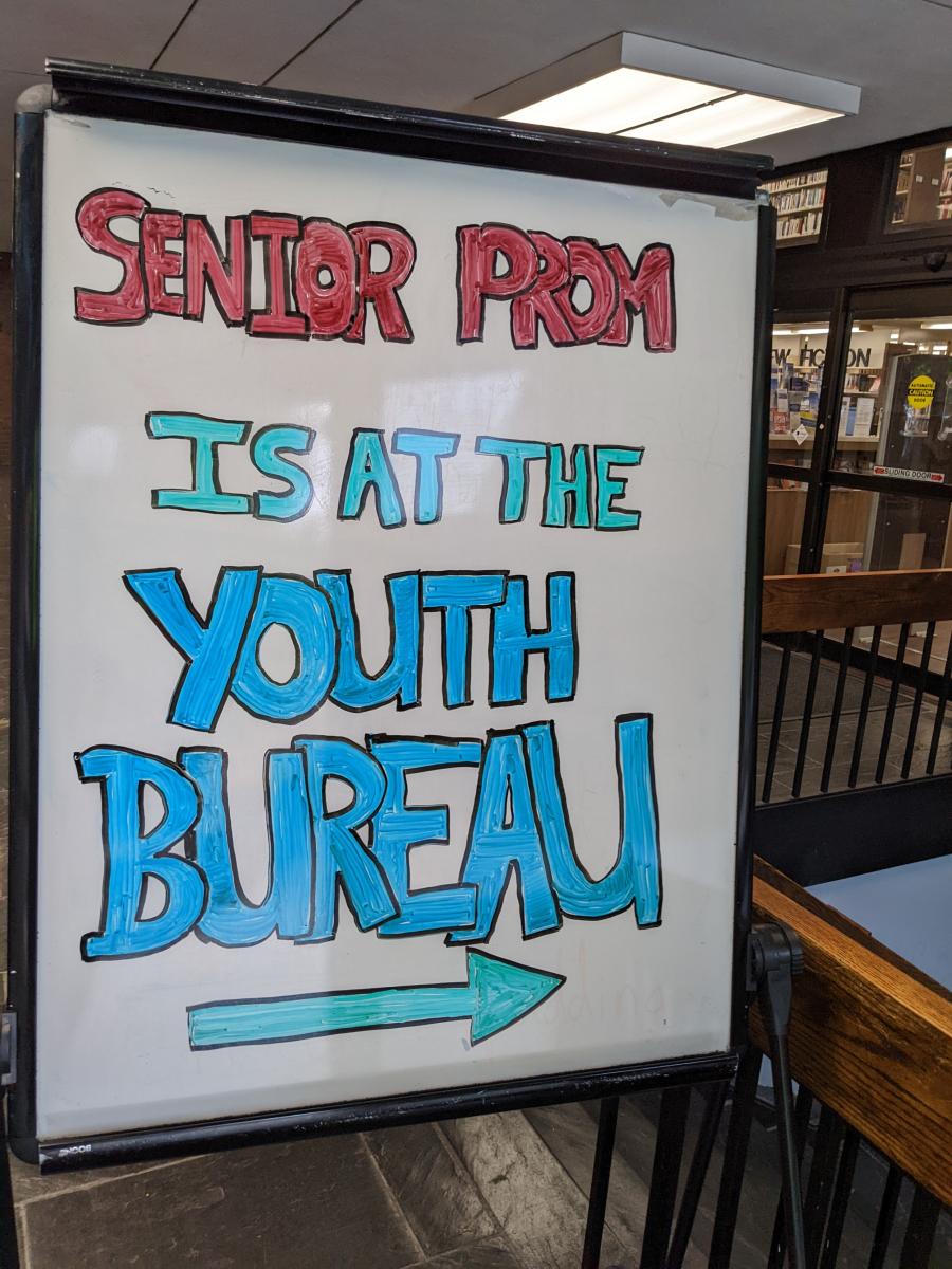 May 2022 - Senior Prom, Line Dancing 24