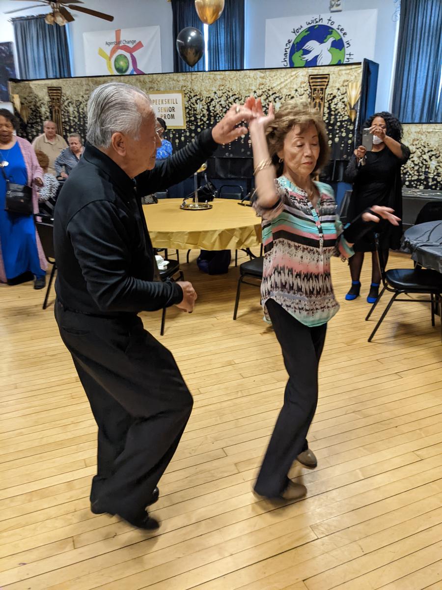 May 2022 - Senior Prom, Line Dancing 17