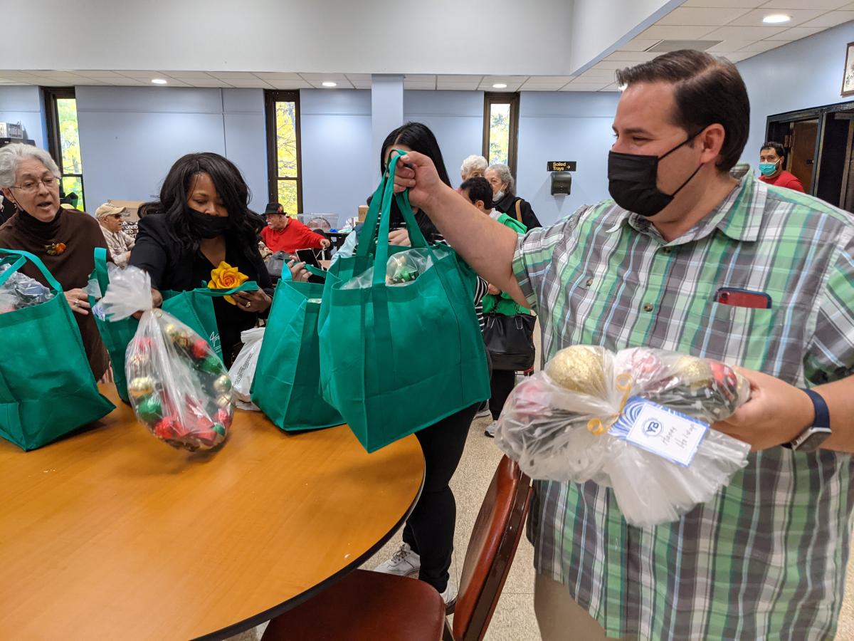 November 2021 - Youth Bureau, Holiday Cheer 12